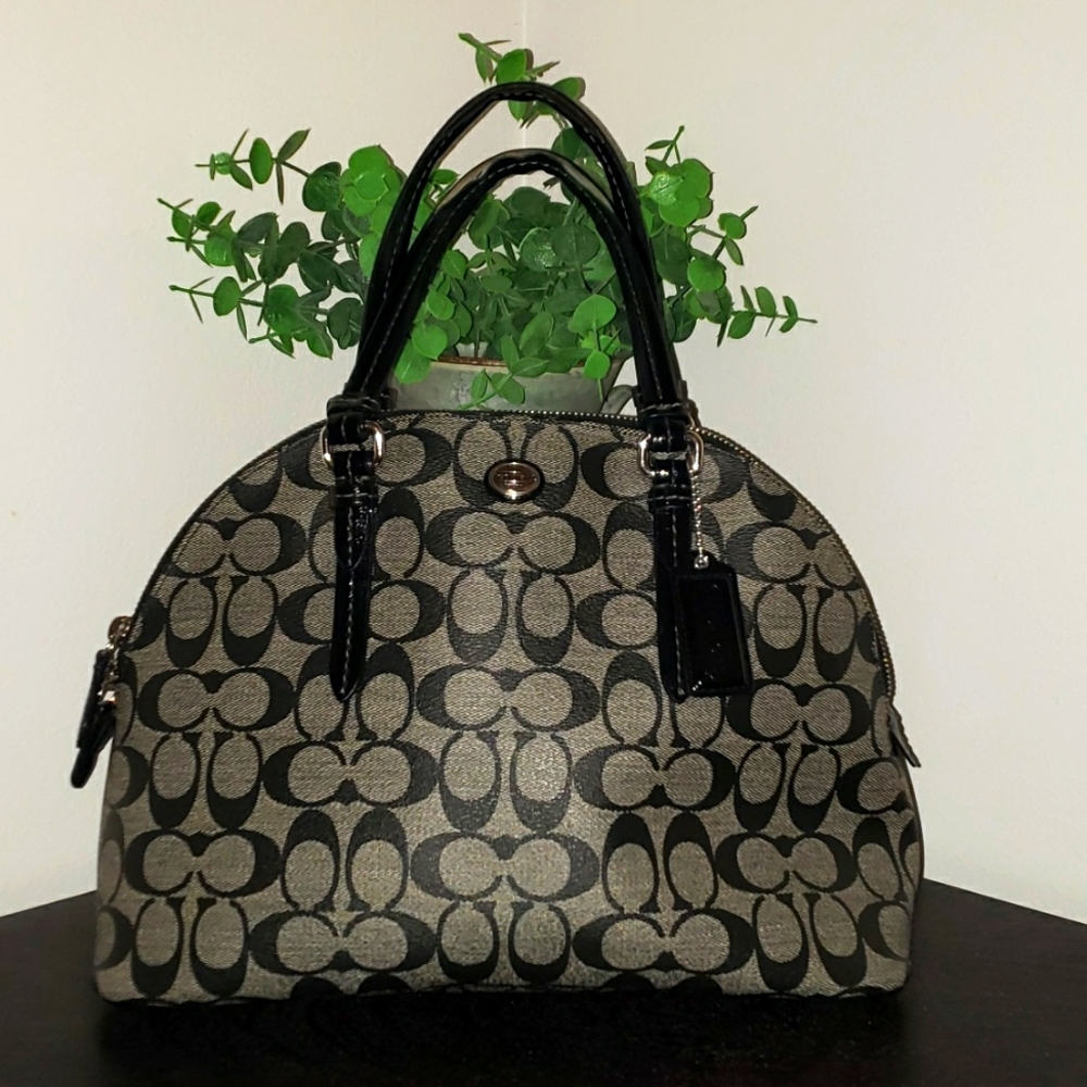 Signature Coach Medium Size Tote